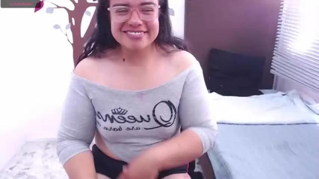 Image 3 of kitana_tigres Stream on Chaturbate on 15 months ago
