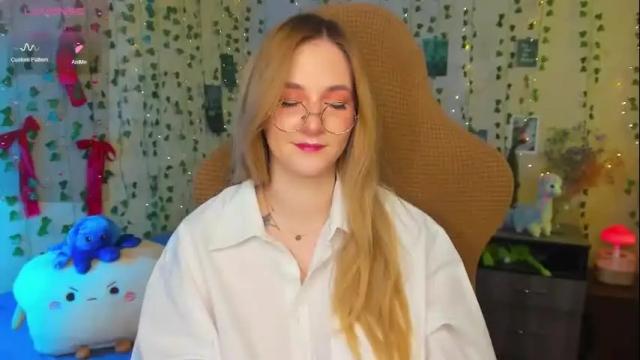Image 2 of kitanakati Stream on Chaturbate on 2 months ago