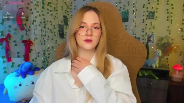 Image 4 of kitanakati Stream on Chaturbate on 2 months ago