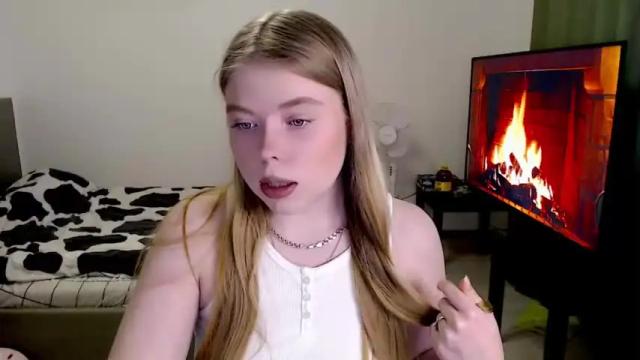 Image 10 of kitten_jenny01 Stream on Chaturbate on 17 months ago