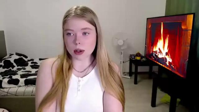Image 11 of kitten_jenny01 Stream on Chaturbate on 17 months ago