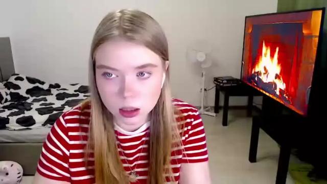 Image 11 of kitten_jenny01 Stream on Chaturbate on 16 months ago