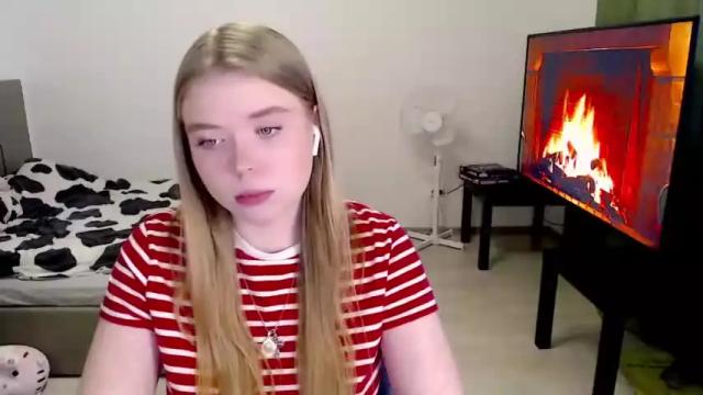 Image 12 of kitten_jenny01 Stream on Chaturbate on 16 months ago