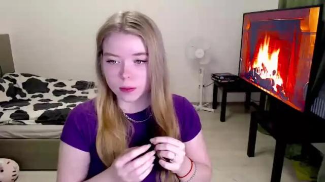 Image 4 of kitten_jenny01 Stream on Chaturbate on 16 months ago