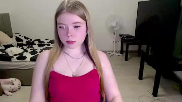 Image 3 of kitten_jenny01 Stream on Chaturbate on 15 months ago