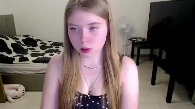 Image 10 of kitten_jenny01 Stream on Chaturbate on 14 months ago