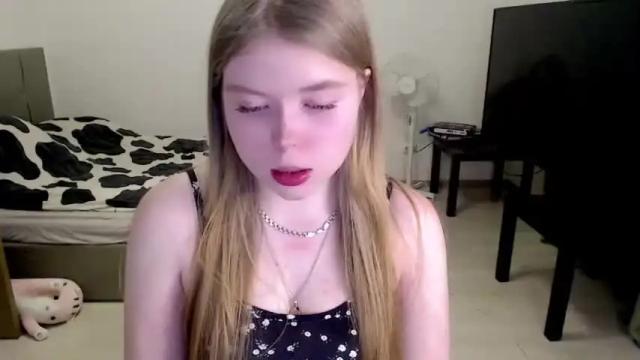 Image 12 of kitten_jenny01 Stream on Chaturbate on 14 months ago