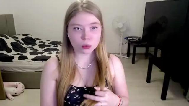Image 6 of kitten_jenny01 Stream on Chaturbate on 14 months ago