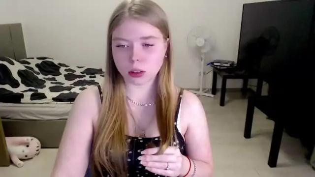 Image 8 of kitten_jenny01 Stream on Chaturbate on 14 months ago