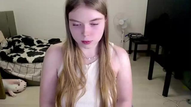 Image 10 of kitten_jenny01 Stream on Chaturbate on 12 months ago