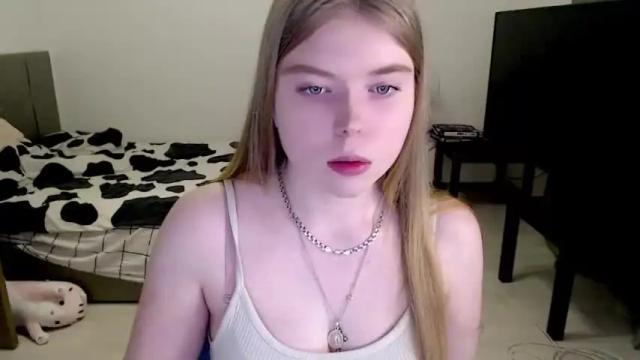 Image 10 of kitten_jenny01 Stream on Chaturbate on 12 months ago