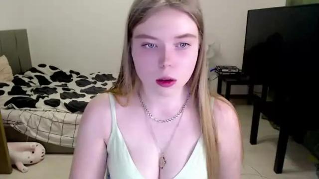 Image 6 of kitten_jenny01 Stream on Chaturbate on 12 months ago