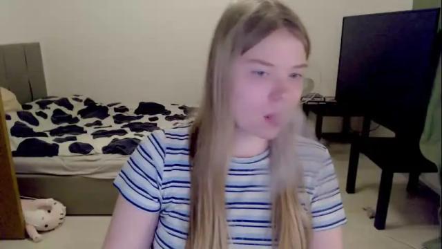Image 2 of kitten_jenny01 Stream on Chaturbate on 13 days ago