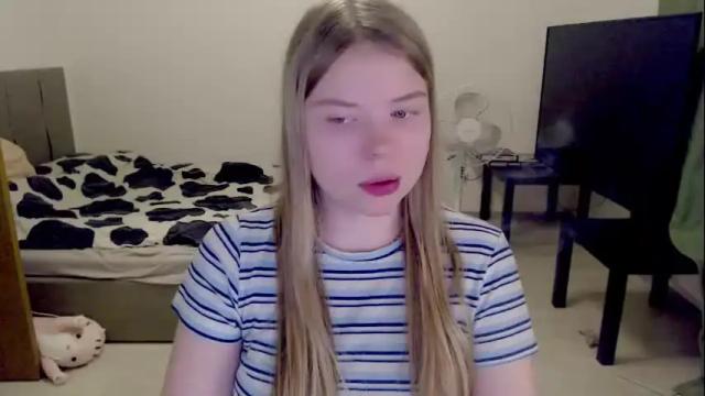 Image 3 of kitten_jenny01 Stream on Chaturbate on 13 days ago