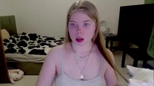 Image 10 of kitten_jenny01 Stream on Chaturbate on 12 days ago