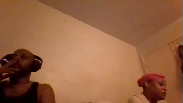 Image 3 of kittendiva42 Stream on Chaturbate on 14 months ago