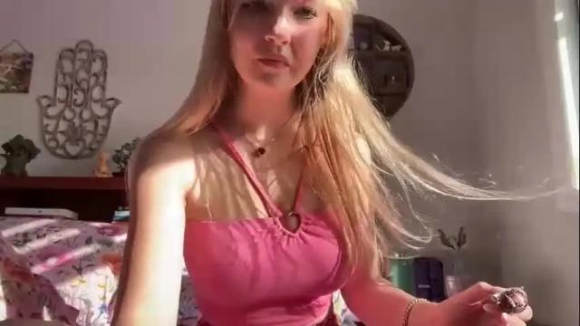 Image 6 of kittengirlxo Stream on Chaturbate on 1 month ago