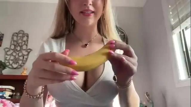 Image 8 of kittengirlxo Stream on Chaturbate on 1 month ago