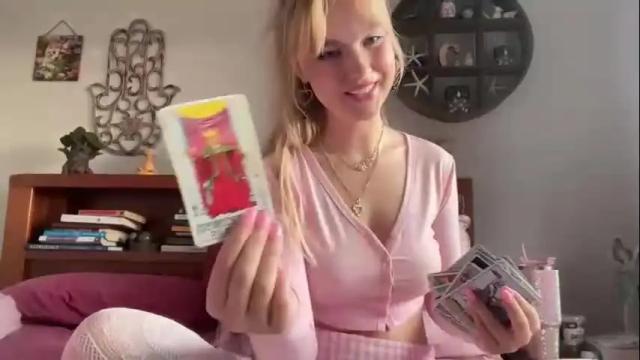 Image 10 of kittengirlxo Stream on Chaturbate on 9 days ago