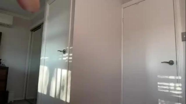 Image 4 of kittengirlxo Stream on Chaturbate on 2 days ago