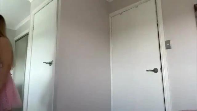 Image 2 of kittengirlxo Stream on Chaturbate on 2 months ago