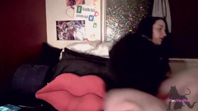 Image 6 of kittibbybells0311 Stream on Chaturbate on 13 months ago