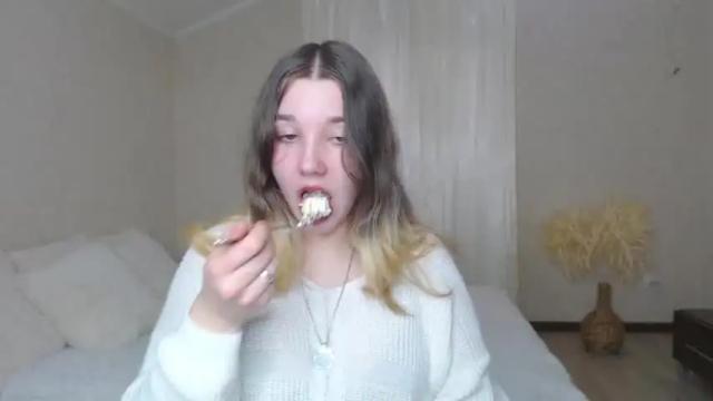 Image 3 of kitty1_kitty Stream on Chaturbate on 16 months ago