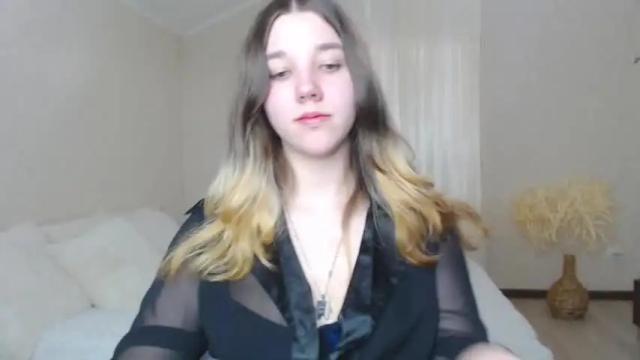 Image 2 of kitty1_kitty Stream on Chaturbate on 21 months ago