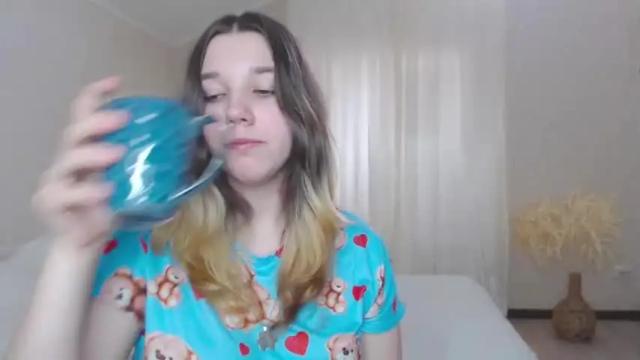 Image 3 of kitty1_kitty Stream on Chaturbate on 16 months ago