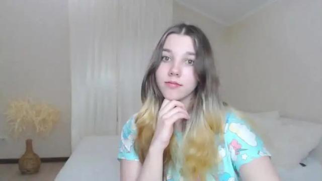 Image 2 of kitty1_kitty Stream on Chaturbate on 16 months ago