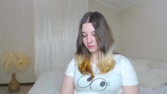 Image 10 of kitty1_kitty Stream on Chaturbate on 16 months ago