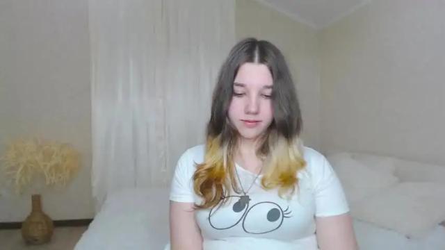 Image 11 of kitty1_kitty Stream on Chaturbate on 16 months ago