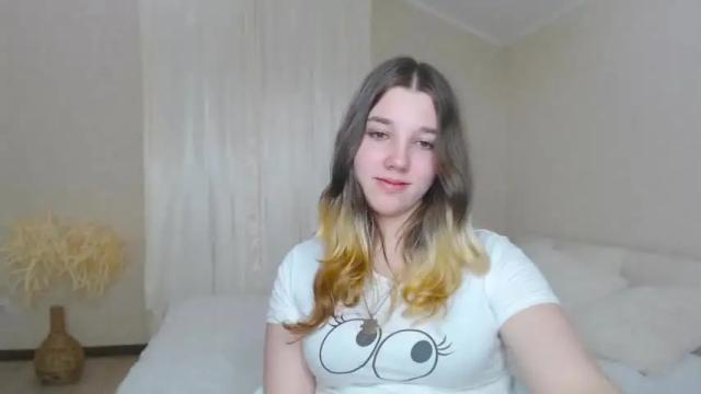 Image 12 of kitty1_kitty Stream on Chaturbate on 16 months ago