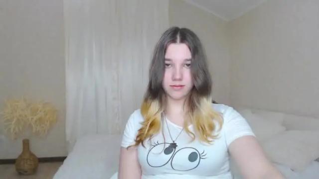 Image 3 of kitty1_kitty Stream on Chaturbate on 16 months ago