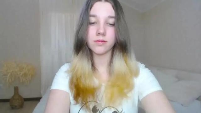 Image 3 of kitty1_kitty Stream on Chaturbate on 15 months ago
