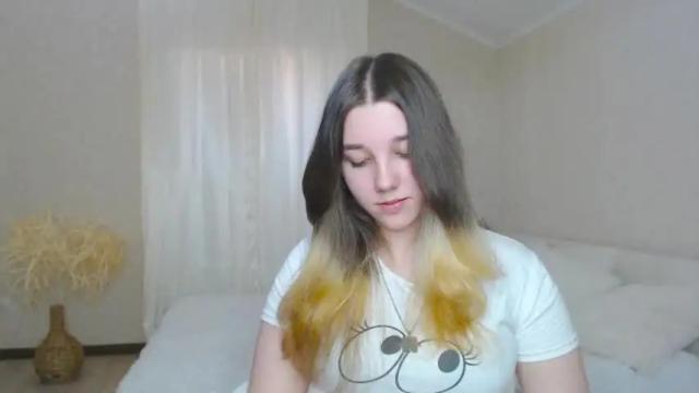 Image 6 of kitty1_kitty Stream on Chaturbate on 15 months ago