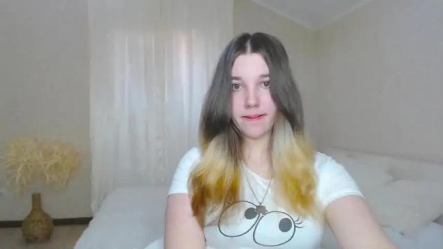 Image 8 of kitty1_kitty Stream on Chaturbate on 15 months ago