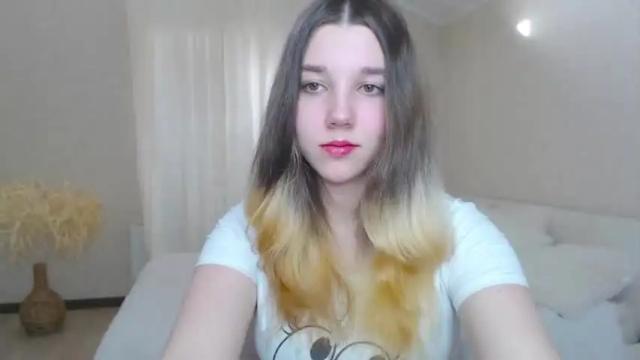 Image 2 of kitty1_kitty Stream on Chaturbate on 15 months ago