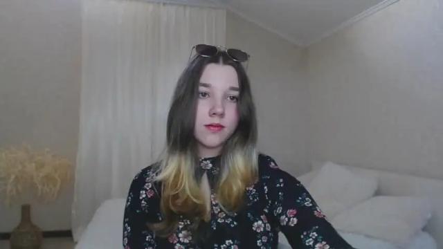 Image 10 of kitty1_kitty Stream on Chaturbate on 15 months ago