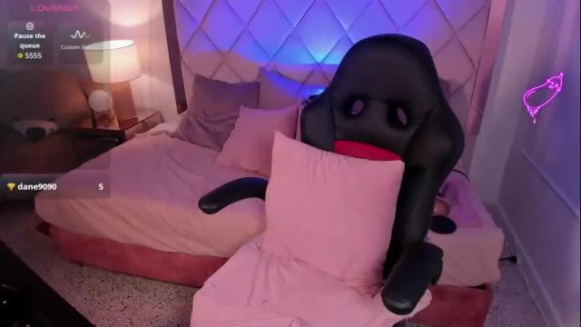 Image 3 of kitty__rouse Stream on Chaturbate on 4 months ago