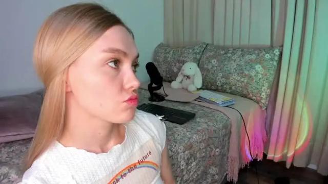 Image 7 of kitty__sophie Stream on Chaturbate on 1 month ago