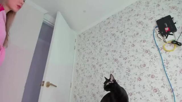 Image 2 of kitty__sophie Stream on Chaturbate on 5 days ago