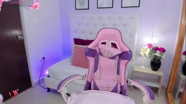 Image 8 of kitty_cayo Stream on Chaturbate on 1 month ago