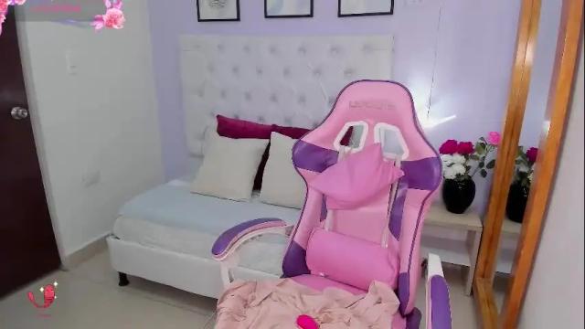 Image 10 of kitty_cayo Stream on Chaturbate on 27 days ago
