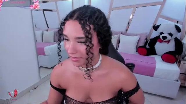 Image 7 of kitty_cayo Stream on Chaturbate on 19 days ago