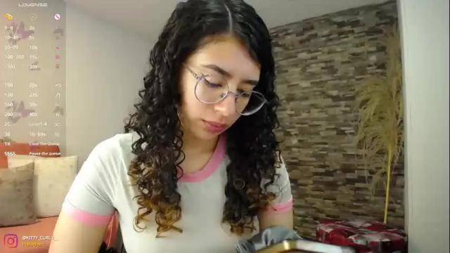Thumbnail 1, kitty_curly's Stream at Chaturbate, 2 months ago