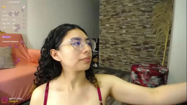 Thumbnail 1, kitty_curly's Stream at Chaturbate, 1 month ago