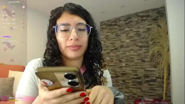 Image 8 of kitty_curly Stream on Chaturbate on 1 month ago
