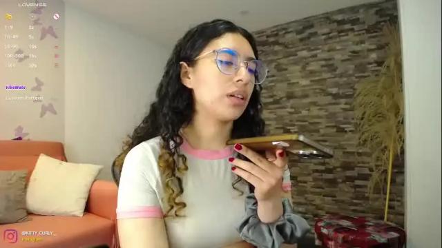 Image 6 of kitty_curly Stream on Chaturbate on 1 month ago