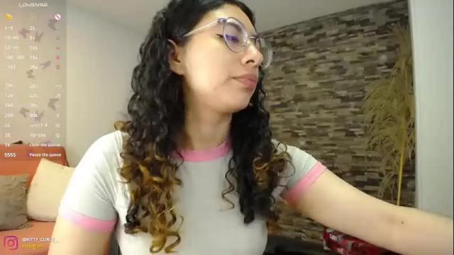 Image 7 of kitty_curly Stream on Chaturbate on 1 month ago